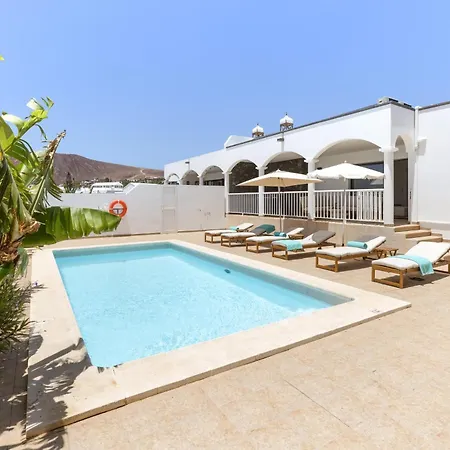 Villa Villa Amara - Sea Views & Private Heated Pool *