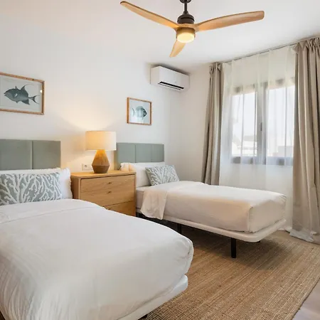 Villa Amara - Sea Views & Private Heated Pool * Playa Blanca (Lanzarote)