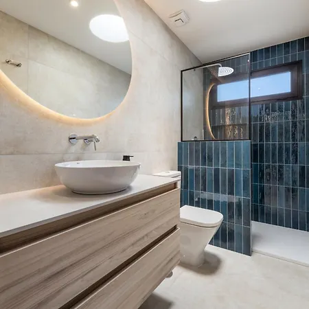 Villa Amara - Sea Views & Private Heated Pool Villa *