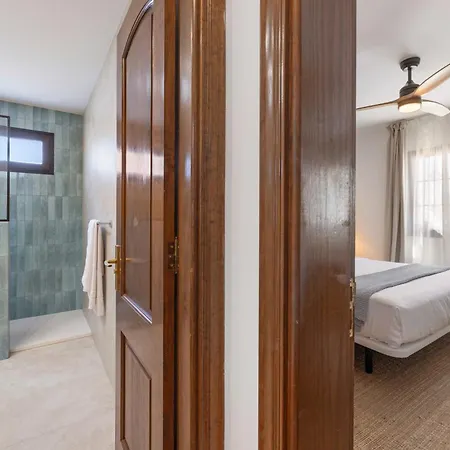 Villa Amara - Sea Views & Private Heated Pool Villa