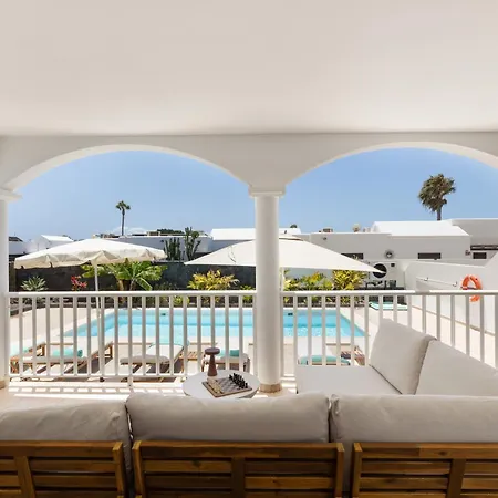 Villa Amara - Sea Views & Private Heated Pool * Playa Blanca (Lanzarote)