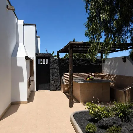 Villa Amara - Sea Views & Private Heated Pool Villa Playa Blanca (Lanzarote)